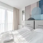 Apartment Riverside Comfort By Bookinghost *