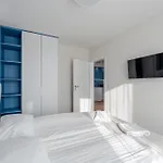 Apartment Riverside Comfort By Bookinghost *