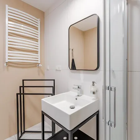 Riverside Comfort By Bookinghost Apartment *
