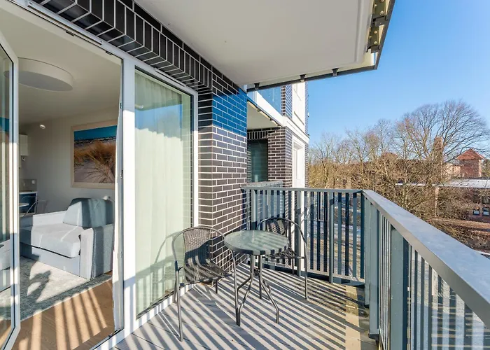 Apartment Riverside Comfort By Bookinghost