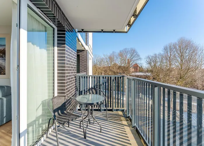 Riverside Comfort By Bookinghost *